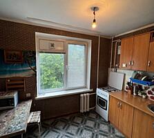 Двухкомнатная на Ленинском с квадратным балконом на 4 этаже