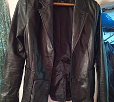 Куртка натуральной кожи очень хорошем состоянии размер 46 -- 48 рост 2