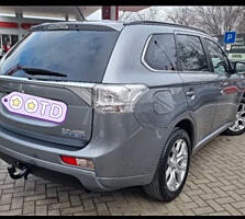 Mitsubishi Outlander, 4WD, 2.0 Plug-In Hybrid, anul producerii 2013