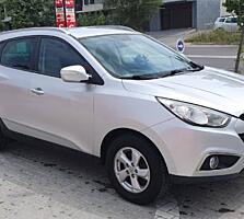 Продается кроссовер Hyundai ix35 2013 года с дизельным двигателем