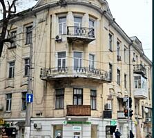 Продам просторную комнату в коммуне, очень хорошее состояние. Центр.