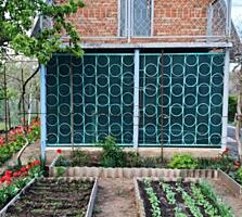 Продам дачный участок с капитальными строениями.