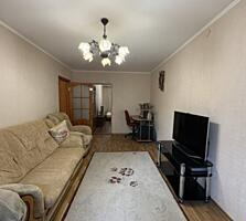 Продаж 3-ї квартири. Пл. Победи, вул. Космонавтів