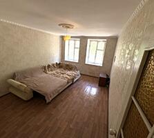 Продаж 3 кімнатної квартири. Район ринка Колос, вул. 1 Лінія