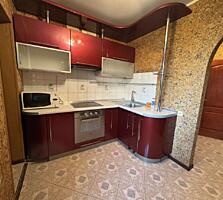 Продам 2-к квартиру на Проспекте Небесной сотни