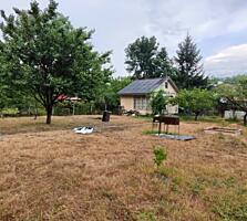 Продаётся дачный участок с домиком в Мэринештах.