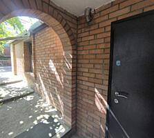 Продается дом со своим озером