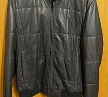 Кожаная куртка Hugo Boss.