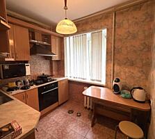 Продаж 3-ї квартири. Центр, вул. Севастопольська. Сертифікат- Так