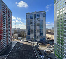 Большая квартира в ЖК 4 Сезона.