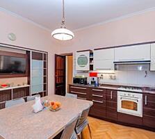 Дом в респектабельном районе. Кодру.