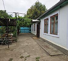 Дом на Балке. Бендеры, рядом "Флоаре".