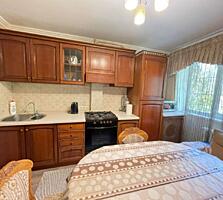 Продается трехкомнатная квартира на Нижней Рышкановке, район Феносы.