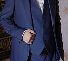 Продам свадебный мужской костюм