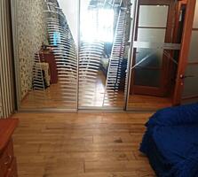 Продам 1 комнатную квартиру на Космонавтов.