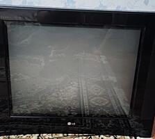 Продам телевизор. 500 р торг уместен.