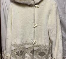 Полушубок белый из искусственного меха