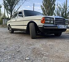 Мерседес 123. 3 литра