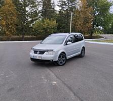 Продается автомобиль Wolkswagen Turan в хорошем состоянии.