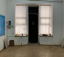 Продам 1 комнатную квартиру под дворовой офис/свой вход/Дерибасовская