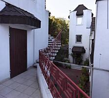 35435Продається двоповерховий будинок на вул. ...