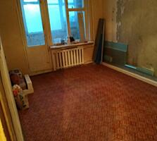 Продается 2-х комнатная квартира под ремонт в престижном центре ...