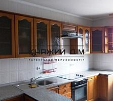 Продається 3-х кімнатна, дворівнева квартира по просп. Миколи Бажана .