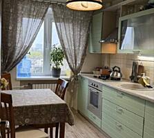 Предлагается к продаже трехкомнатная квартира в Приморьском районе. ..