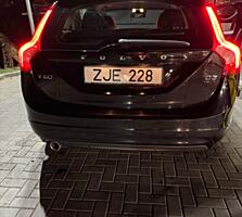 Volvo V60; D3; 2000 3 см.