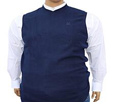 O vestă care se poartă peste o cămașă, pe sub sacou.