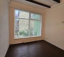 Продам 2-этажный флигель с ремонтом, ул. Дегтярная, 90 м²