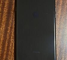 Продам айфон 8+