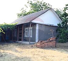 Spre vânzare casă bătrânească cu 15 Ari , situată în satul Țintăreni, 