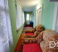 Casă + 14,7 ari teren, satul Bardar