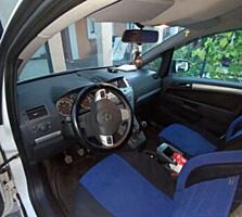 Opel Zafira B2012