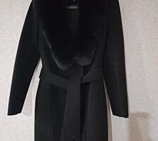 Пальто в идеальном состоянии, мех натуральный, отстёгивается