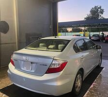 Honda Civic 2012 1.5 hybrid в отличном состоянии