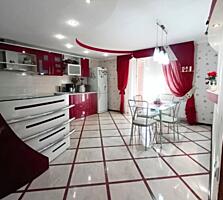 Элитная просторная 3-к квартира в Центре Города