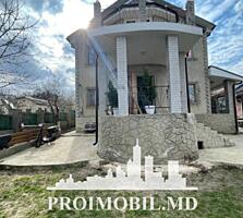 Vă propunem spre vânzare această casă cu 3 nivele, în Cricova, str. ..