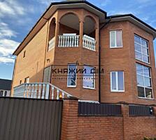 Продаж будинку у Броварах 3 поверхи, 400 м2 на ділянці 10 соток. У ...