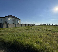 Предлагается к продаже участок площадью 10 соток в новой Дофиновке. ..