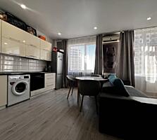 В продаже стильная квартира с современным ремонтом в 37 Жемчужине. ...