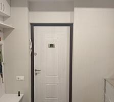 Продаётся жилая 2-комнатная квартира 4 этаж 9-этажного дома.