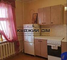 Продаж 1 к. кв. на вул. Вишняківська 19/19, 44/18/12 кв.м, 17/18 ...