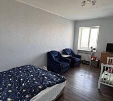 В продаже просторная трехкомнатная квартира. Общей площадью 87 кв.м.  