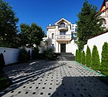 Casă particulară pe str. Anton Crihan — lângă parcul Valea Morilor.