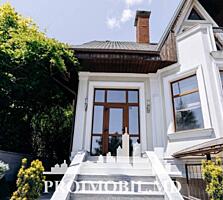 Vă propunem spre vânzare această casă cu 3 nivele în sect. Buiucani, .