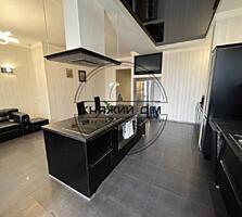 Пропонується на продаж простора 3 кімнатна квартира на Осокорках. За .