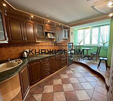 Продаж відмінної 3-х. кімнатної квартири в Центрі міста за адресою: ..