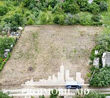 ​ Spre vânzare se oferă teren pentru construcții, situat în r. ...